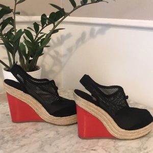 Women’s Isabel Toledo size 10 red and black wedge heels shoes